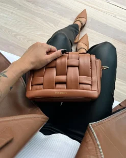Best Belle & Bloom Bad Romance Crossbody Bag - Camel