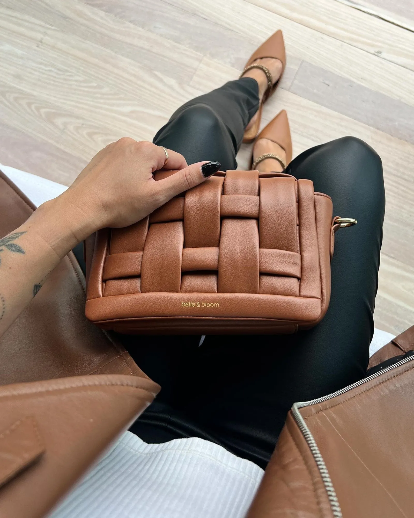 Best Belle & Bloom Bad Romance Crossbody Bag - Camel