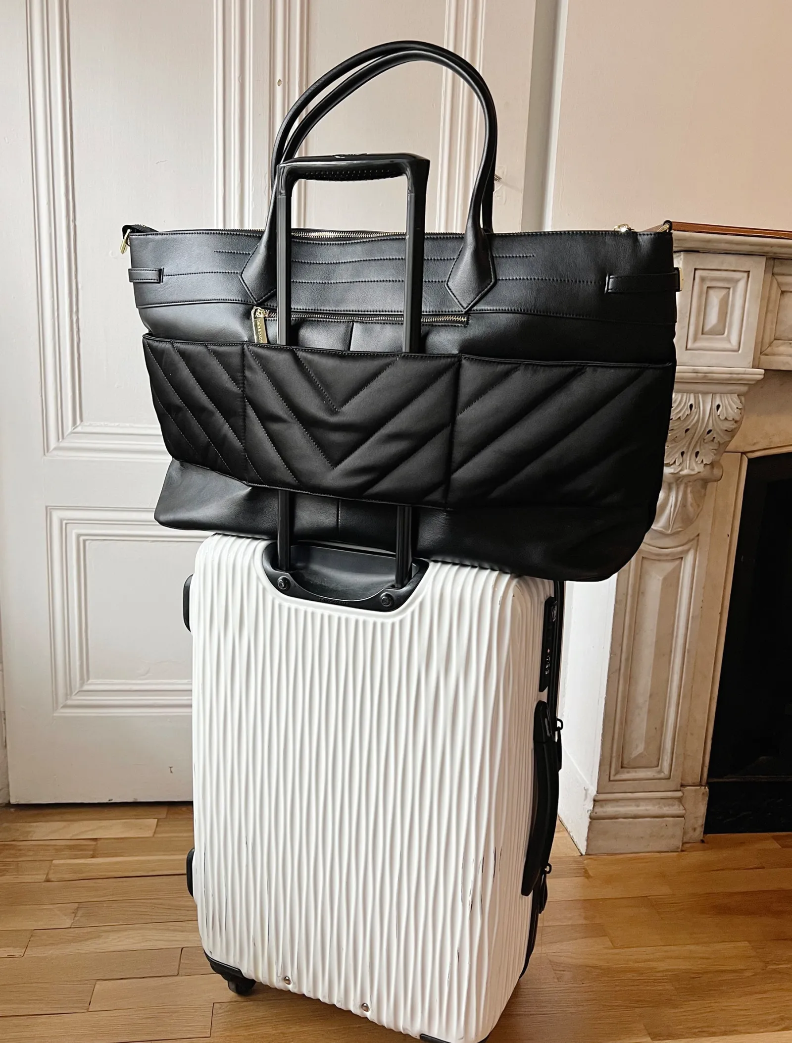 Fashion Belle & Bloom Meet Me in Paris Weekender Bag - Black
