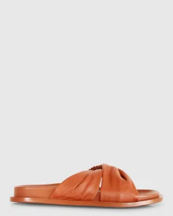 Fashion Belle & Bloom Whitehaven Slide - Camel